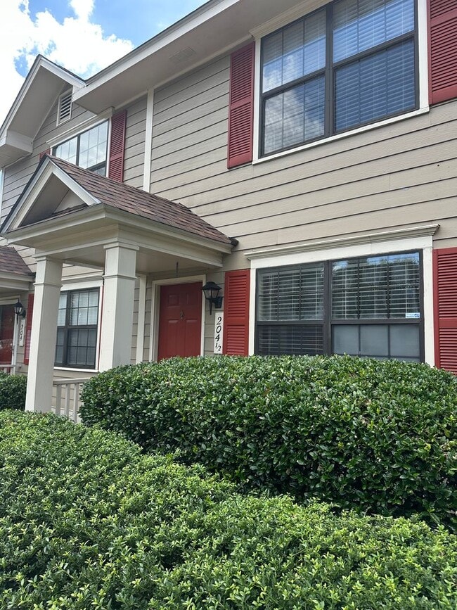 property at 204-1/2 W Buena Vista Ave