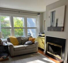 65 Pine Point Rd in Scarborough, ME - Building Photo - Building Photo