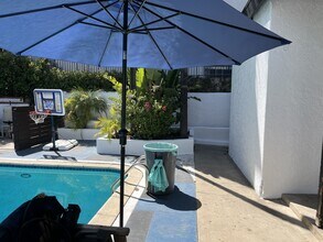 547 Gayley Ave in Los Angeles, CA - Building Photo - Building Photo