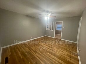 415 SW Walnut St in Lee's Summit, MO - Building Photo - Building Photo