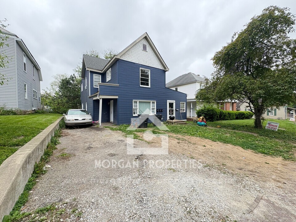 205 N Lincoln Ave, Unit 4 in Alexandria, IN - Building Photo