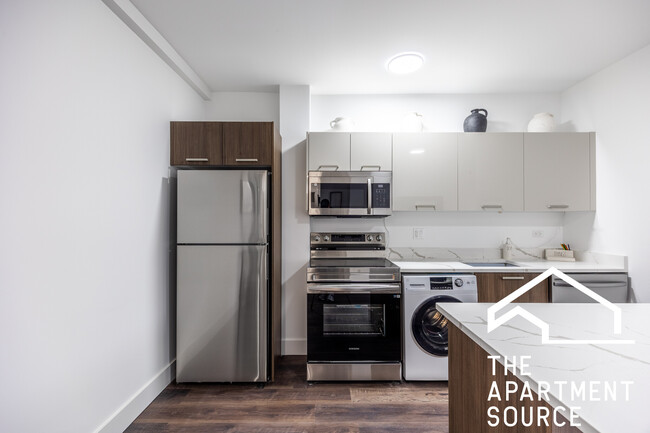 property at 1555 W Hollywood Ave