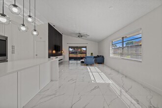 5310 Kim Ct in West Palm Beach, FL - Building Photo - Building Photo