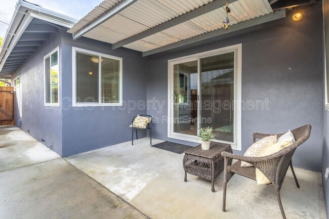 582 Newton St in Monterey, CA - Building Photo - Building Photo