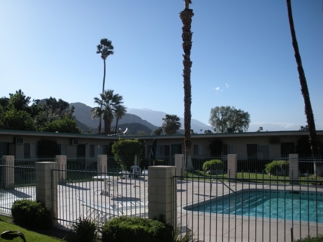 Rancho Mirage Villa Apartments in Rancho Mirage, CA - Foto de edificio - Building Photo