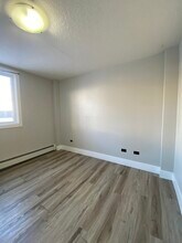 526-522 22 Ave SW in Calgary, AB - Building Photo - Building Photo