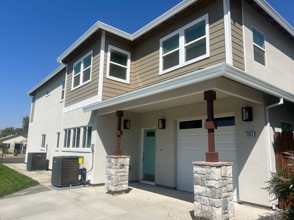 1363 Harris Ave in Sacramento, CA - Building Photo