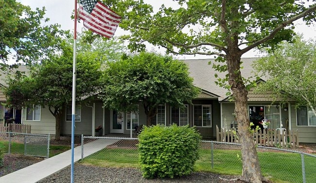 661 S Burke Ave in Connell, WA - Building Photo - Building Photo