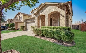 4814 Mint Trails in Houston, TX - Building Photo