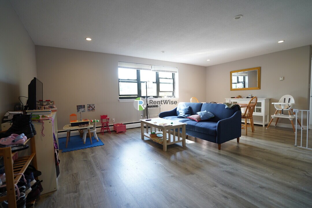 77 Mason Terrace in Brookline, MA - Building Photo