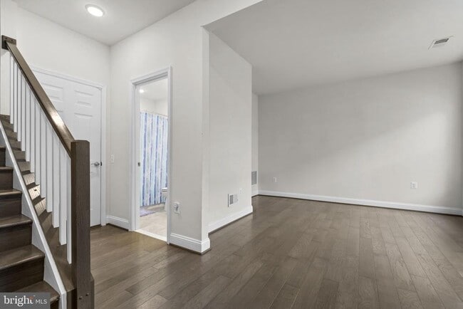 17357 Redshank Rd in Dumfries, VA - Building Photo - Building Photo