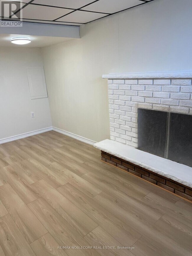 166 Collings Ave in Bradford West Gwillimbury, ON - Building Photo - Building Photo