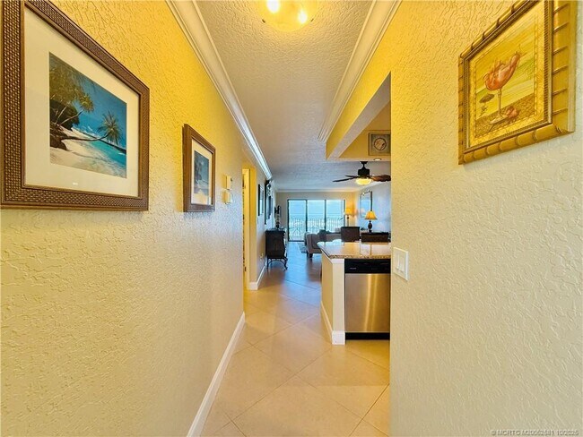 7440 S Ocean Dr in Jensen Beach, FL - Foto de edificio - Building Photo