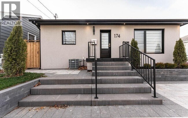 174 Roxborough Ave in Hamilton, ON - Building Photo - Building Photo