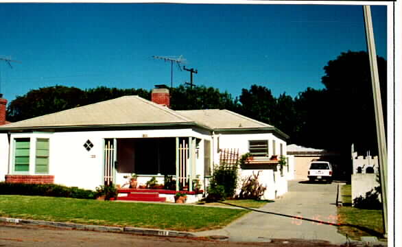 132-134 S Dunning St in Ventura, CA - Building Photo - Building Photo