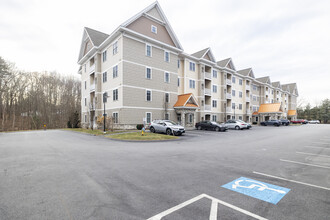 2 Henry David Dr in Nashua, NH - Building Photo - Building Photo