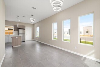 17 N 33rd St in McAllen, TX - Building Photo - Building Photo