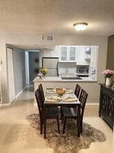 3288 S Semoran Blvd, Unit 11 in Orlando, FL - Foto de edificio - Building Photo