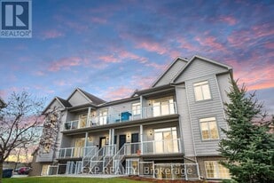 105 Artesa Private in Ottawa, ON - Building Photo