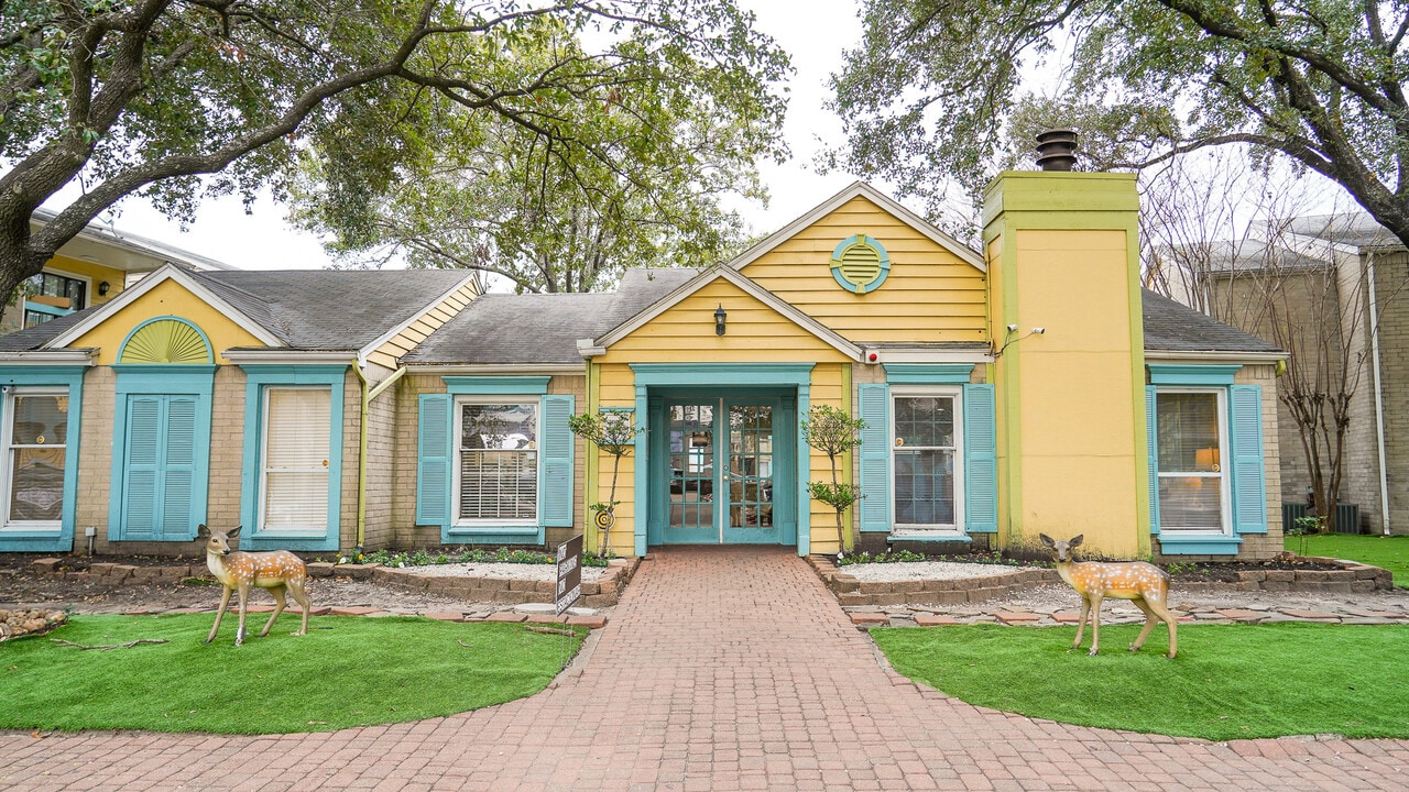 Pecan Square Village in Houston, TX - Foto de edificio