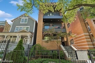 637 W Melrose St in Chicago, IL - Building Photo