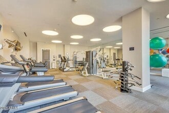 2211 E Camelback Rd in Phoenix, AZ - Building Photo - Building Photo