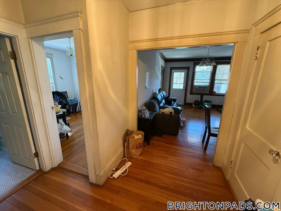 26 Chiswick Rd in Boston, MA - Building Photo