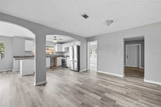 1124 Douglas Ave in DeLand, FL - Building Photo - Building Photo