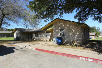 Shadowbend Ridge in Austin, TX - Building Photo - Building Photo