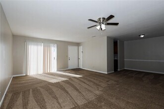 4500 Shannon Blvd in Union City, GA - Building Photo - Building Photo