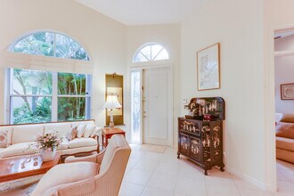 4702 Carlton Golf Dr in Wellington, FL - Building Photo - Building Photo