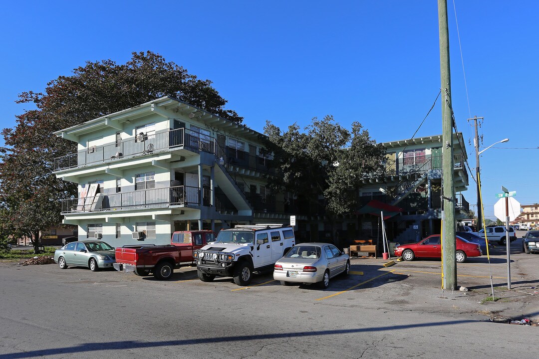 The Pahokee and Belle Glade Properties in Belle Glade, FL - Building Photo