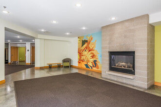 Sibley Court in St. Paul, MN - Foto de edificio - Lobby