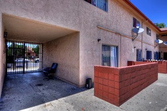 4252 Woodlawn Ave in Los Angeles, CA - Building Photo - Building Photo