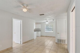 2853 S Sanford Ave in Sanford, FL - Building Photo - Building Photo