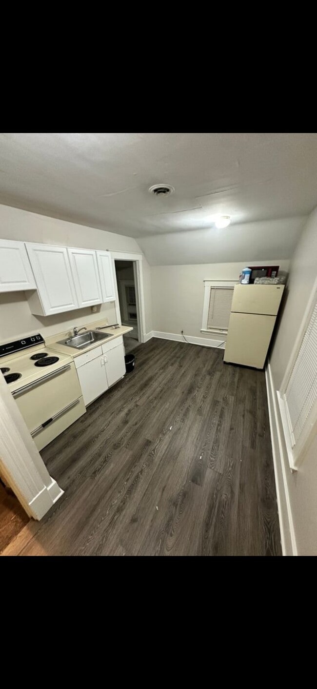 97 Mary Day Ave in Pontiac, MI - Building Photo - Building Photo