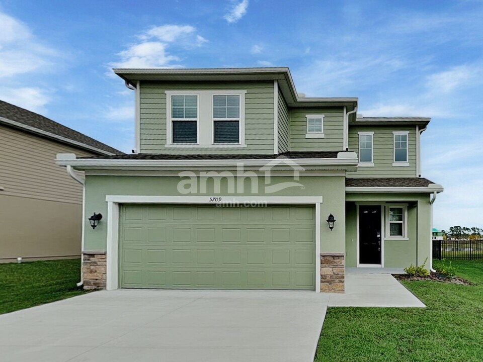 5709 Oesterle Rd in St. Cloud, FL - Building Photo