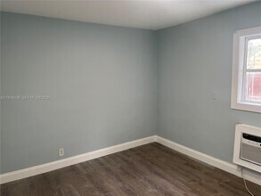 2118 N 19th Ave in Hollywood, FL - Foto de edificio - Building Photo