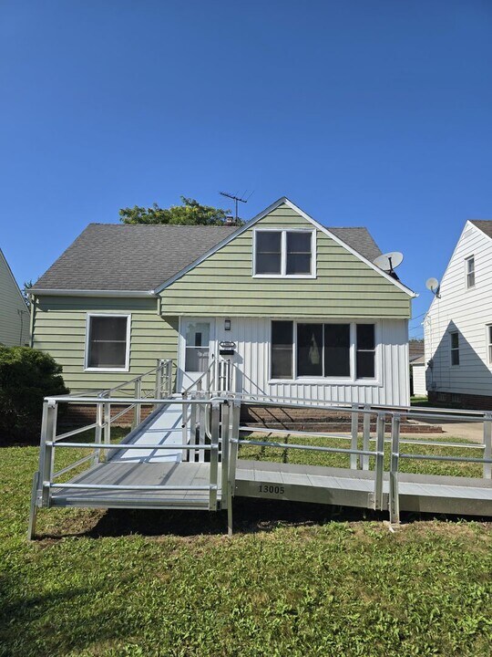13005 Oak St in Garfield Heights, OH - Building Photo