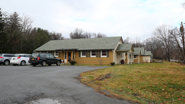 590 Mill Rd in Rhinebeck, NY - Building Photo - Building Photo