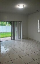 13941 SW 13th St in Miami, FL - Building Photo - Building Photo