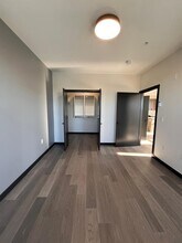 130 Mallory Ave, Unit 401 in Jersey City, NJ - Foto de edificio - Building Photo