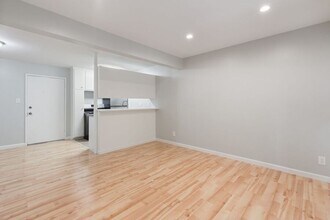 450 Alcatraz Ave in Oakland, CA - Building Photo - Building Photo