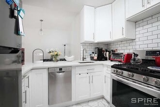 54 Veronica Pl in Brooklyn, NY - Building Photo - Building Photo