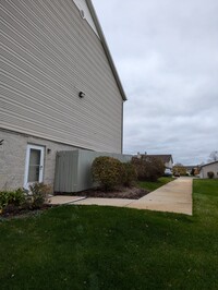 8332 Jasonville Ct SE, Unit 27 in Caledonia, MI - Foto de edificio - Building Photo