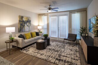 13386 Briar Forest Dr in Houston, TX - Building Photo - Building Photo