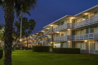 Set Point Garden in Fort Lauderdale, FL - Building Photo - Building Photo