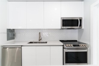 7903 SW 104th St in Miami, FL - Building Photo - Building Photo