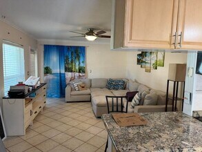 1014 W Drew St in Lantana, FL - Building Photo - Building Photo