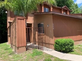 5754 SW 8th Pl in Gainesville, FL - Building Photo